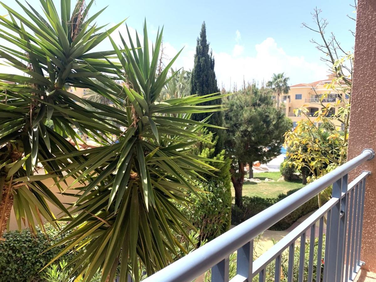 Limnaria Gardens Two Bedroom Apartment With Balcony Paphos 外观 照片