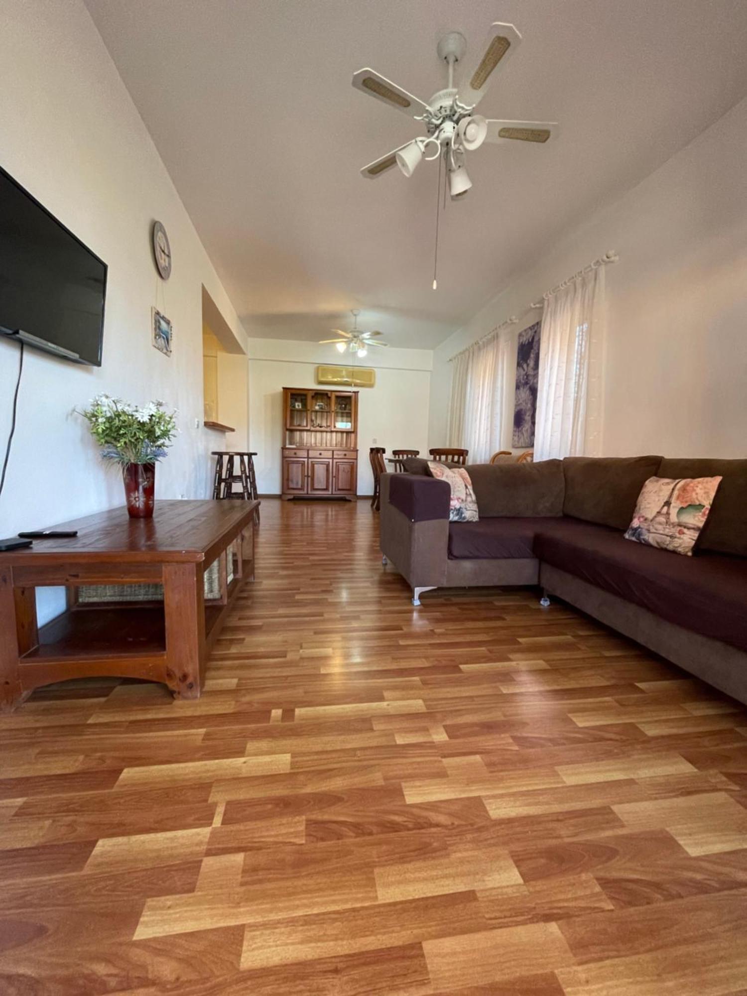 Limnaria Gardens Two Bedroom Apartment With Balcony Paphos 外观 照片